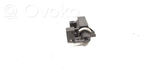 BMW 3 E46 Vacuum valve 72279600 2247906