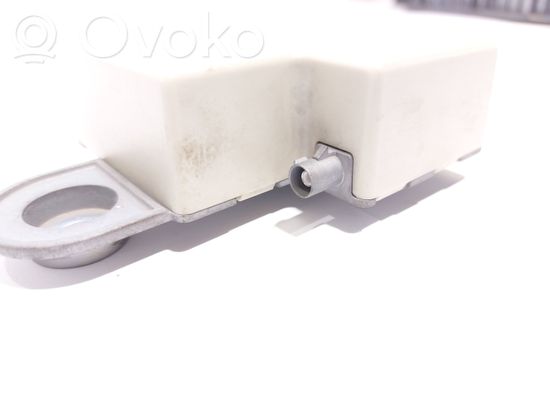 BMW 5 E60 E61 Aerial antenna amplifier 693502401 21367510