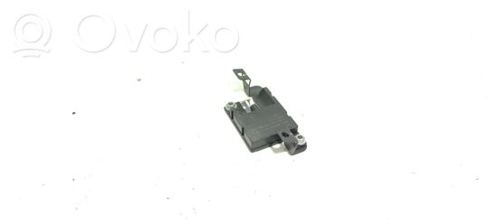 BMW 3 E46 Aerial antenna amplifier 921800002 84506928461 01702