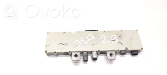BMW 3 E46 Aerial antenna amplifier 690607403 21367510 118762010487