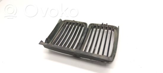 BMW 3 E30 Front grill 51131945877
