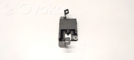 BMW 3 E46 Aerial antenna amplifier 84508387422 921800001 8450838742203