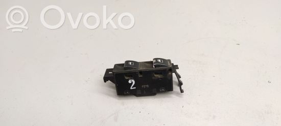 BMW 3 E46 Electric window control switch 61318381514 03120220