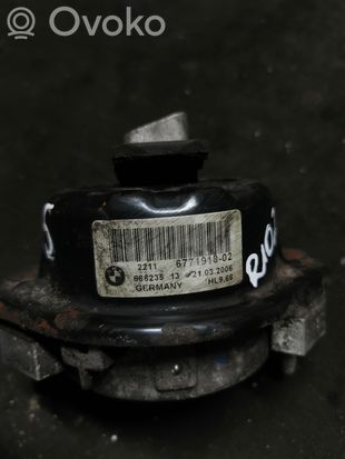 BMW 7 E65 E66 Engine mount bracket 6771918
