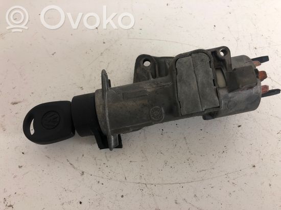 Volkswagen Polo Ignition lock 4B0905851C