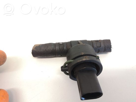 Volkswagen Golf V Fuel temperature sensor