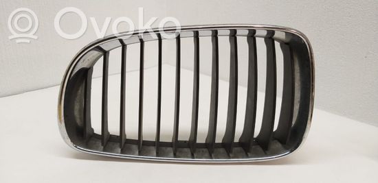 BMW 1 E81 E87 Front bumper upper radiator grill 7179655