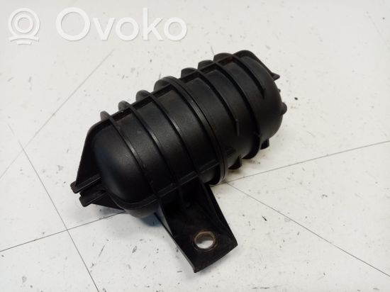 BMW 5 E60 E61 Vacuum air tank 11652247620
