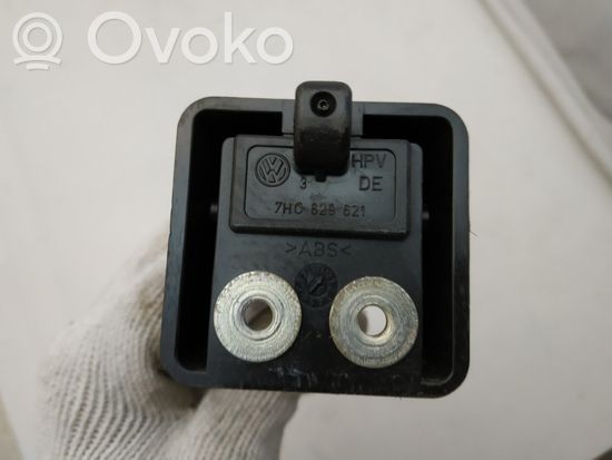 Volkswagen Caddy Loading door interior handle 7H0829621