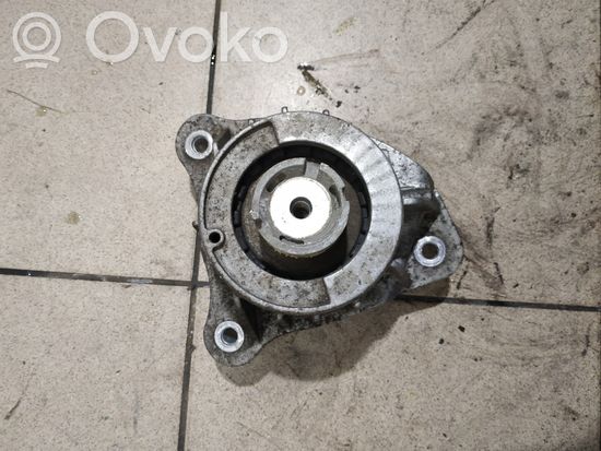 Mercedes-Benz V Class W447 Engine mount bracket A4472410013