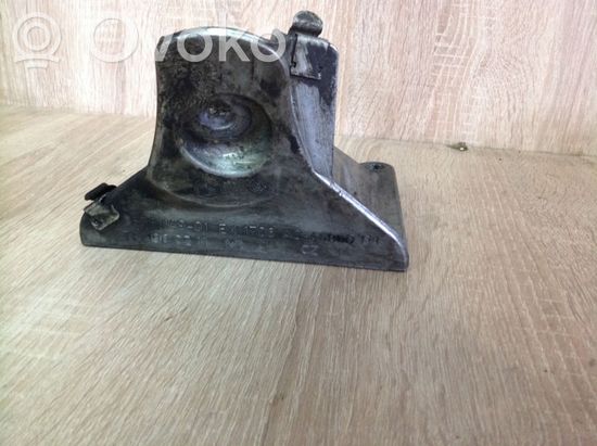 BMW 5 E60 E61 Engine mounting bracket 676114901