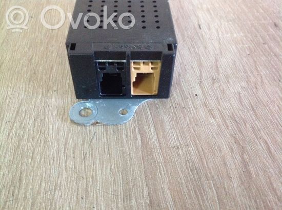 Volkswagen Golf V Aerial antenna amplifier 5M0035570B