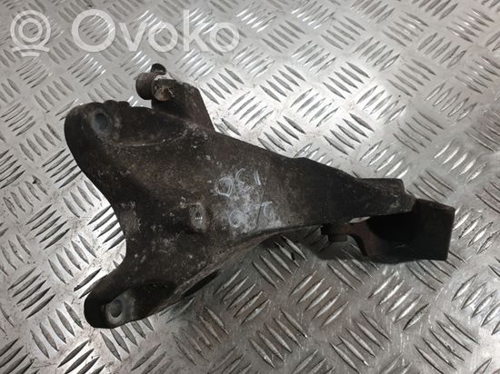 BMW 3 E92 E93 Engine mounting bracket 6781916