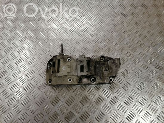 BMW 5 F10 F11 Generator/alternator bracket 8506863