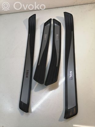 BMW 5 E60 E61 Rear sill trim cover 7034305