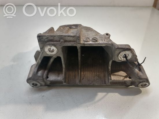 BMW X5 E70 Engine mounting bracket 6790022