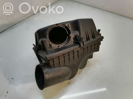 BMW 5 E60 E61 Air filter box 6575526