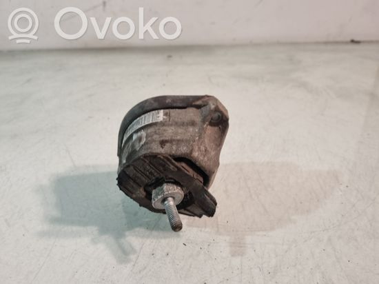 BMW 5 E60 E61 Engine mount bracket 6774620