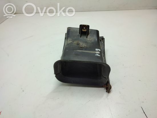 BMW 5 E60 E61 Air intake duct part 7039131