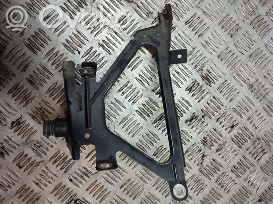 BMW 7 F01 F02 F03 F04 Fender mounting bracket 7184179