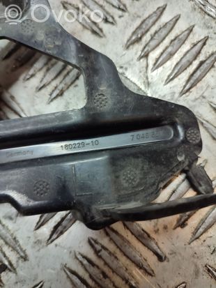 BMW 7 F01 F02 F03 F04 Fender mounting bracket 18022910 7046351