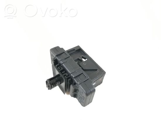 BMW 5 G30 G31 Sensor 6814611 586509