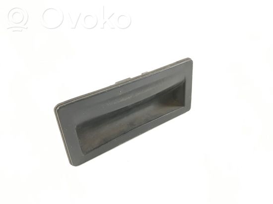 Audi Q3 8U Tailgate opening switch 5N0827566T