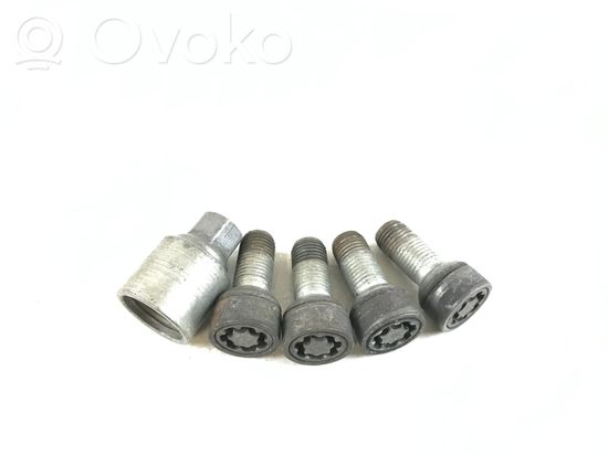 Volkswagen PASSAT B7 Nuts/bolts