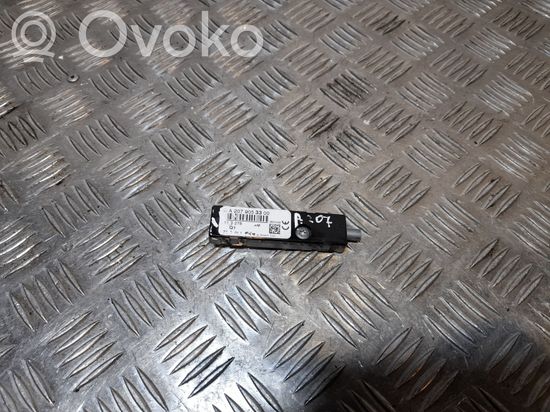 Mercedes-Benz E A207 Aerial antenna amplifier A2079053300