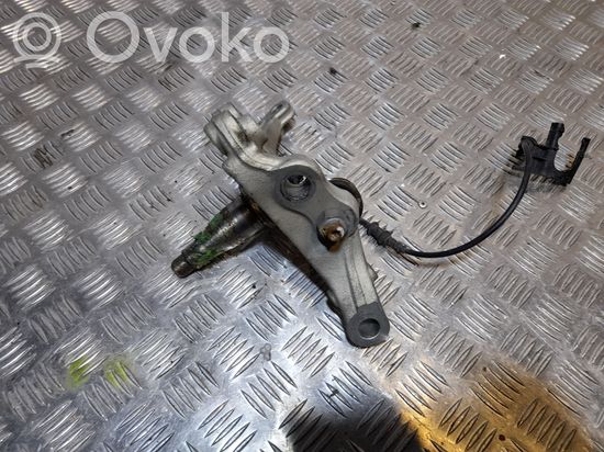 Mercedes-Benz E A207 Front wheel hub A20401