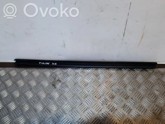 Volkswagen Tiguan Rear door glass trim molding 5N0839429A