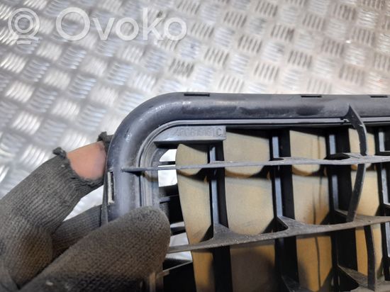 Audi A8 S8 D4 4H Quarter panel pressure vent 4E0819181C