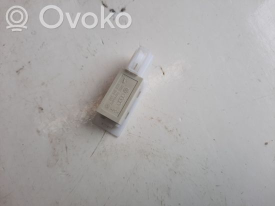 Audi Q3 8U Glove box light 4E0919390