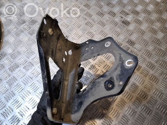 Audi A6 S6 C6 4F Fender mounting bracket 4F0821136B