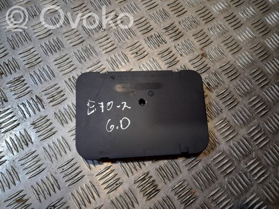 BMW X5 E70 Quarter panel pressure vent 9122453 64229122453