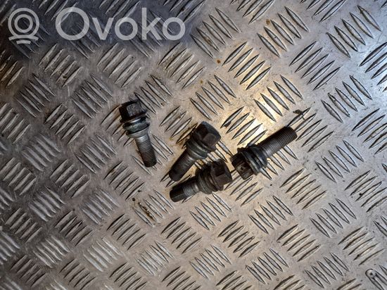 BMW X5 E70 Nuts/bolts NERA