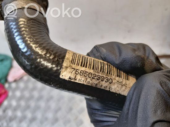 BMW X5 E70 Engine coolant pipe/hose 7585023030