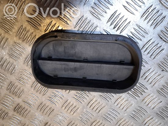 Audi A4 S4 B9 Quarter panel pressure vent 6R089465A