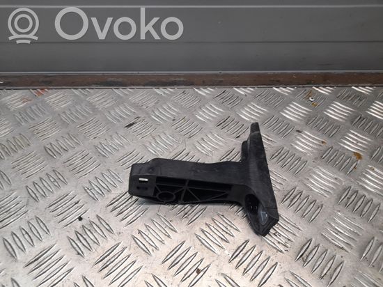 Audi Q7 4M Front bumper mounting bracket 4M0807334
