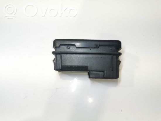 BMW 5 E60 E61 Tailgate/boot open switch button 8375580