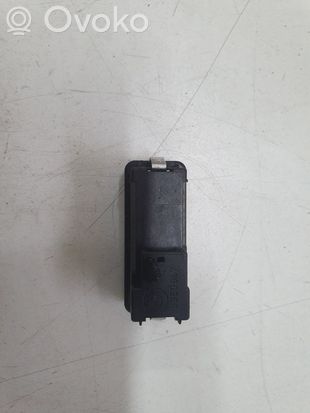 BMW 5 E39 Hazard light switch 8350947