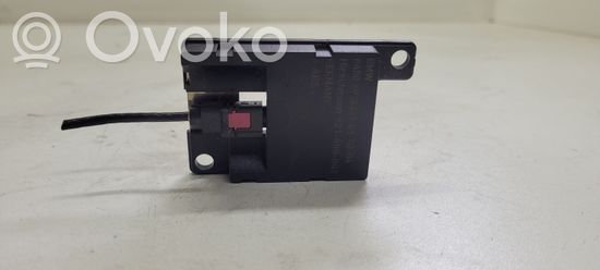 BMW 5 E60 E61 Antenna control unit 8450692846101