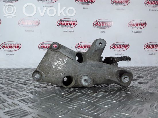BMW 1 E81 E87 Engine mounting bracket 22116776529