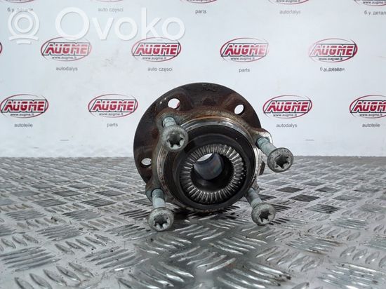 BMW X3 F25 Front wheel hub