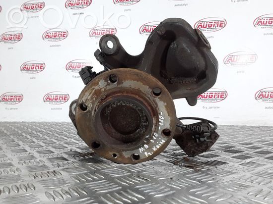 Mercedes-Benz Sprinter W906 Front wheel hub A906333