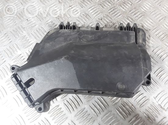 Audi A4 S4 B8 8K Fuse box cover 8K1907613B