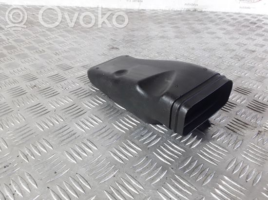 BMW 3 E90 E91 Air intake duct part 7797956
