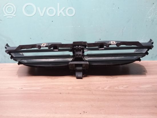 BMW 5 E60 E61 Radiator cooling fan shroud 7178116