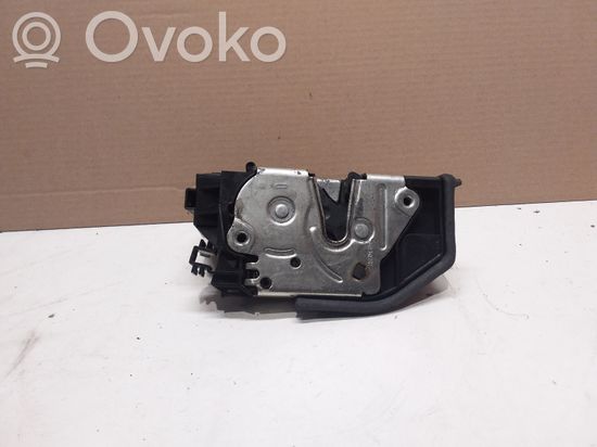 BMW X3 E83 Rear door lock 7202148