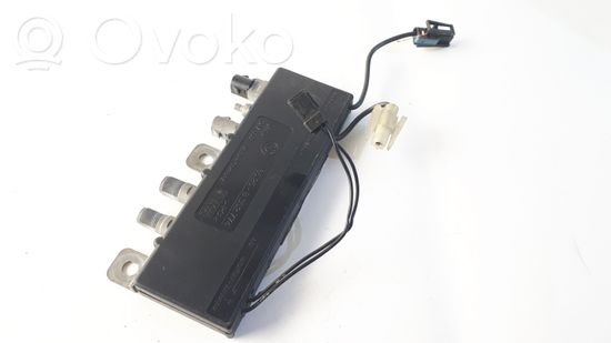 BMW 5 E39 Aerial antenna amplifier 65258352774